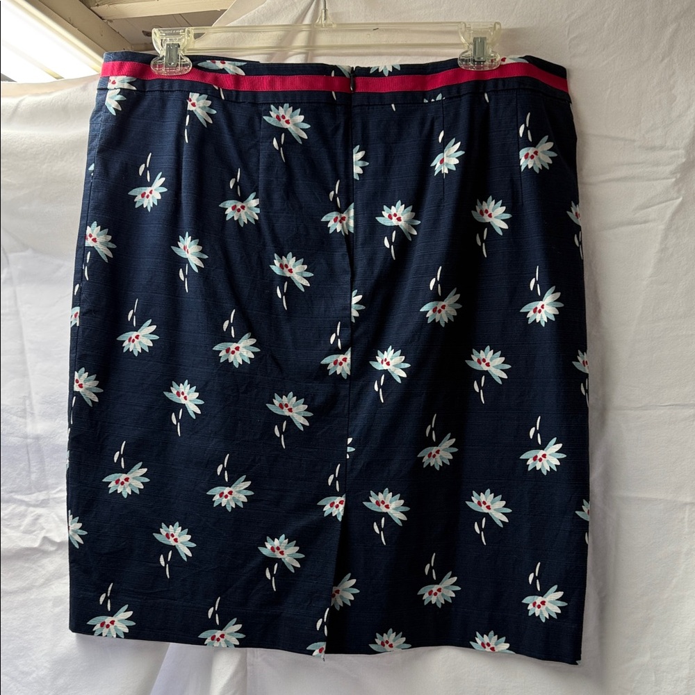 Boden Navy Floral Skirt - Picture 12 of 12